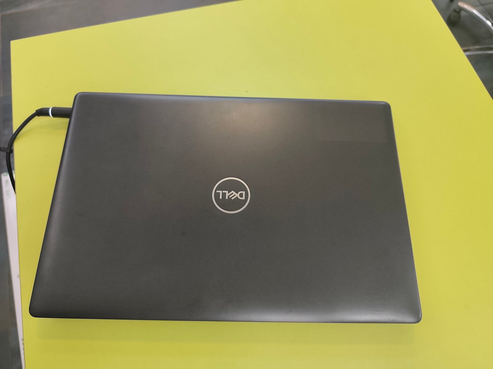 Dell Latitude 5400 foto 2