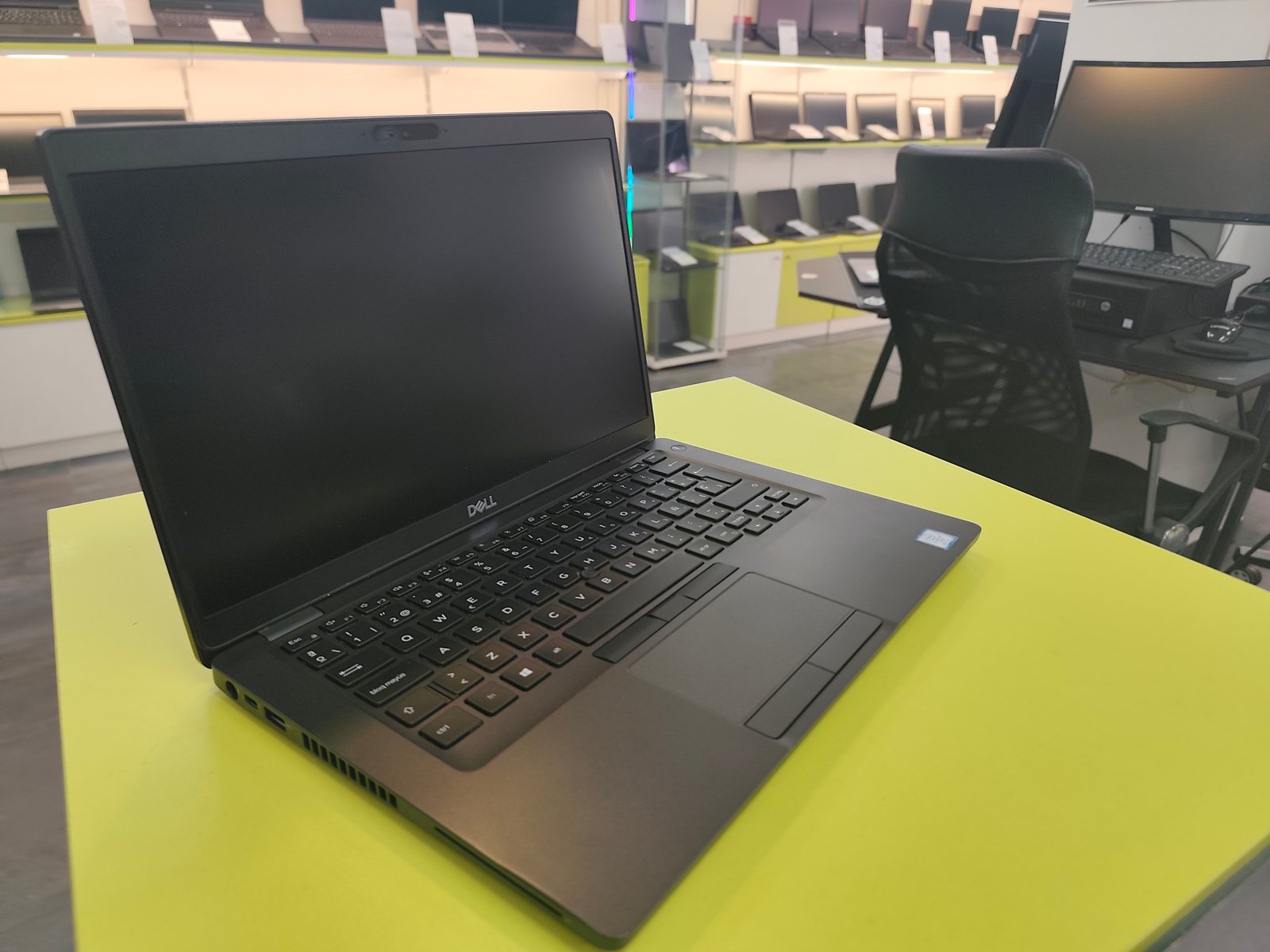 Dell Latitude 5400 foto 3