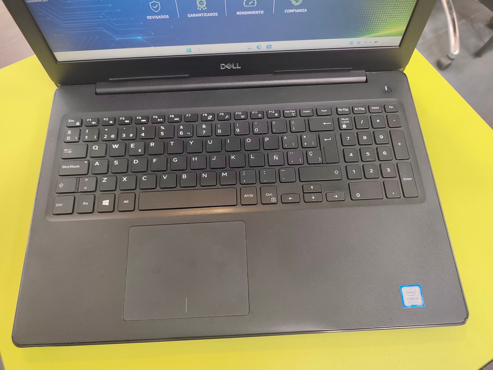 Dell Latitude 3590 foto 4