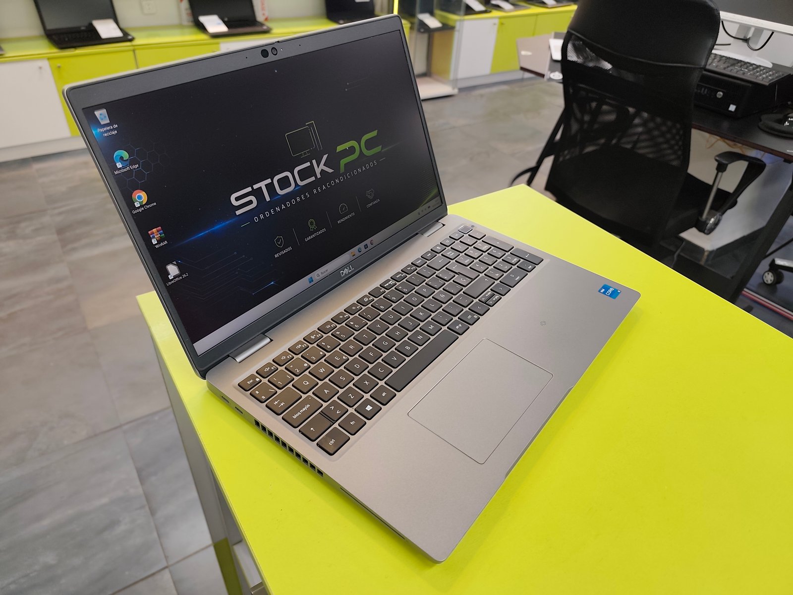 Dell Latitude 5520 táctil i5-1135G7 8GB SSD 256GB 15,6" Full HD foto 3